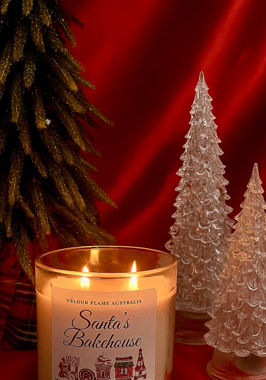 Santa's Bakehouse - Warm Baked Apples & Gingerbread